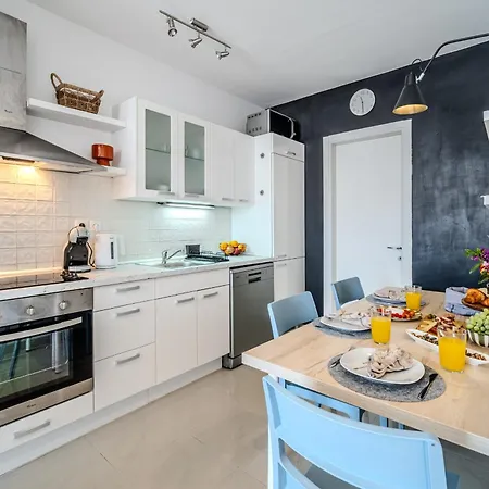 Evala Appartement Sutivan